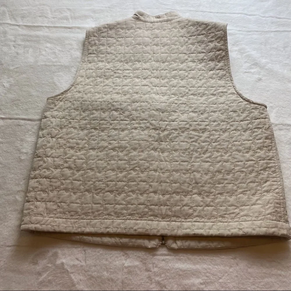 Freedom to Change Front Zip Quilted Vest Size Large - Picture 2 of 8